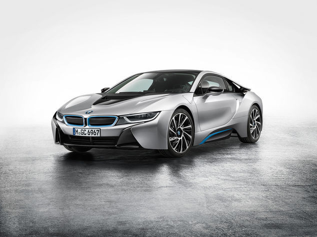 BMW i8'den süper fotoğraflar