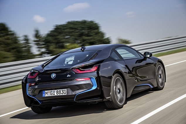 BMW i8'den süper fotoğraflar