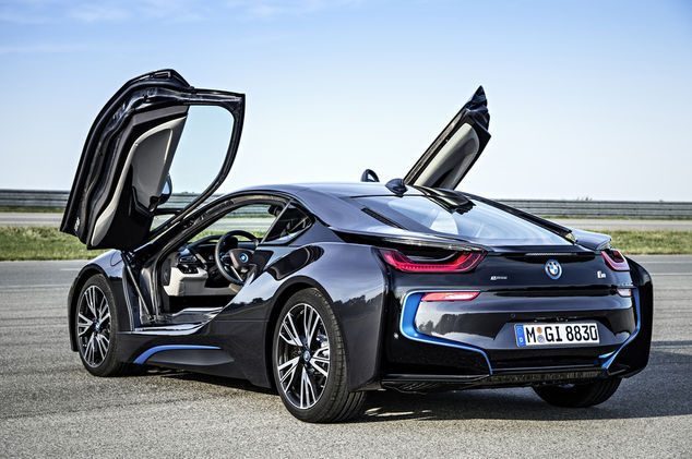 BMW i8'den süper fotoğraflar