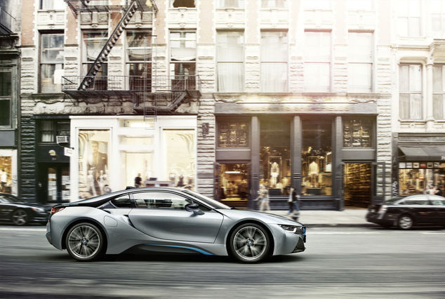 BMW i8'den süper fotoğraflar