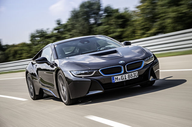 BMW i8'den süper fotoğraflar