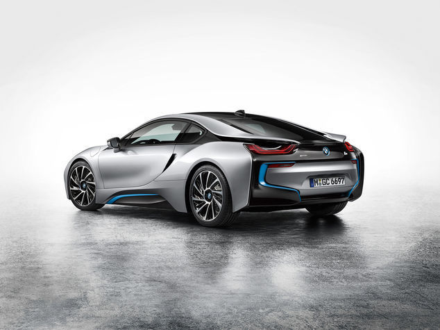 BMW i8'den süper fotoğraflar