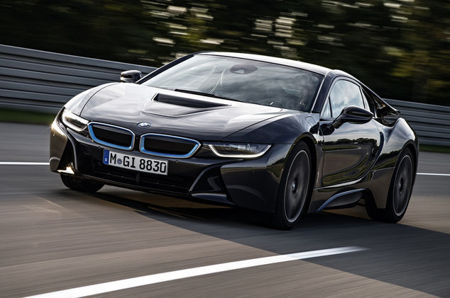 BMW i8'den süper fotoğraflar