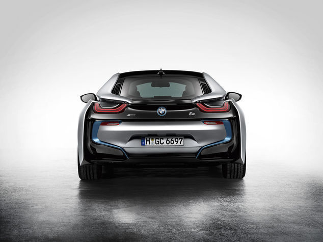 BMW i8'den süper fotoğraflar