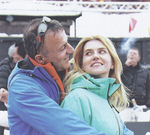 Cemiyet tatilde!