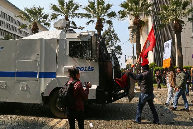 İzmir Berkin için ayakta