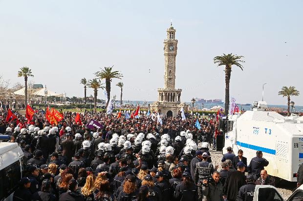 İzmir Berkin için ayakta