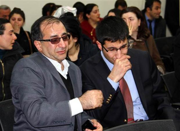 Bakan Yılmaz Kars'ta acılı ailelerle buluştu