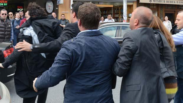 Ünlü mankene vale dayağı!