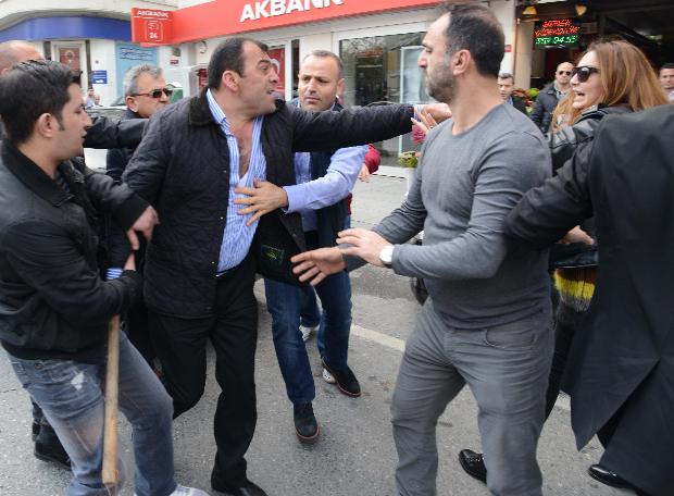 Ünlü mankene vale dayağı!