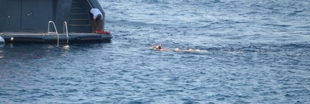 Ünal Aysal Cennet Koyu'nda tatil yapıyor
