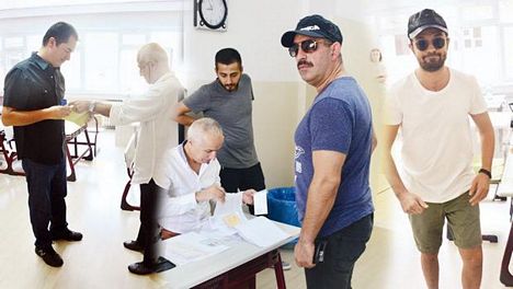 ÜNLÜLERİN SEÇİMİ

