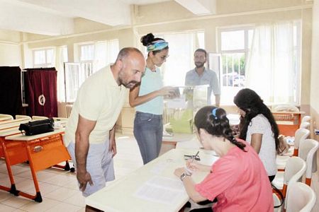 ÜNLÜLERİN SEÇİMİ
