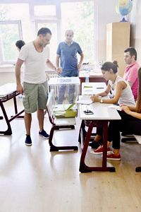 ÜNLÜLERİN SEÇİMİ
