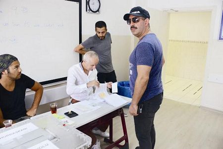 ÜNLÜLERİN SEÇİMİ
