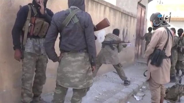 IŞİD'den kan donduran kareler