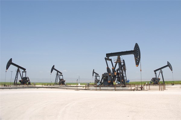 Petroldeki düşüş ülkeleri nasıl etkileyecek?
