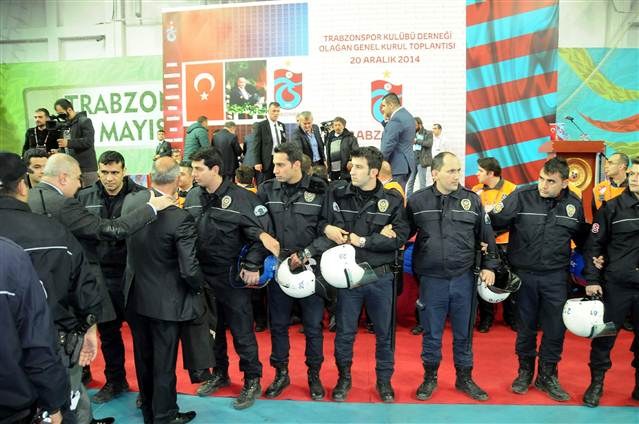 Trabzonspor kongresinde kavga