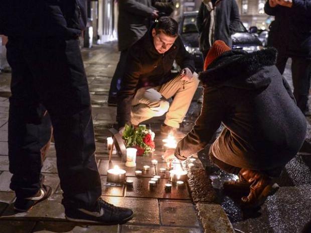 Fransa'daki saygı duruşuna tüm dünyadan katılım