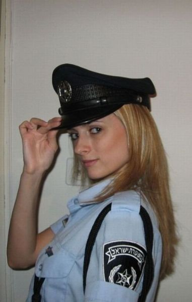 Polisler çiçektir