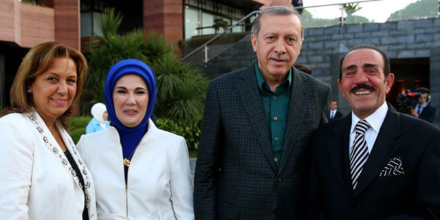 Cumhurbaşkanı Erdoğan ünlülere iftar yemeği verdi