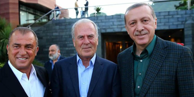 Cumhurbaşkanı Erdoğan ünlülere iftar yemeği verdi