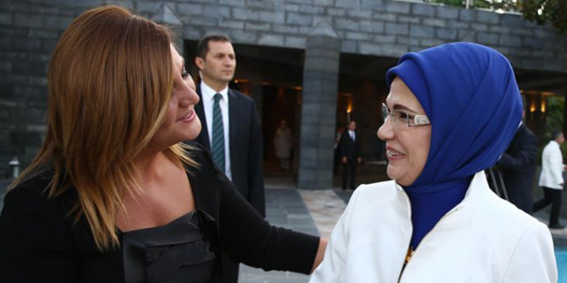 Cumhurbaşkanı Erdoğan ünlülere iftar yemeği verdi