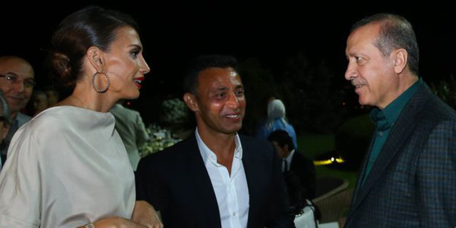 Cumhurbaşkanı Erdoğan ünlülere iftar yemeği verdi