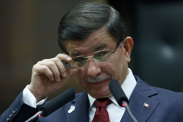 Davutoğlu gözyaşlarını tutamadı!