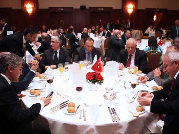 Sigortacılar TSRSB'nin yemeğinde buluştu