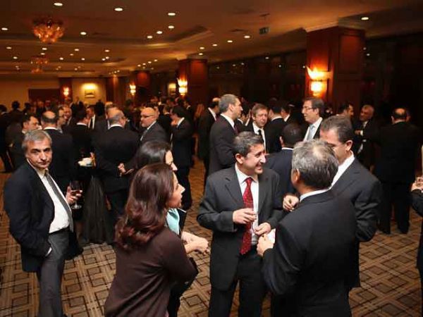 Sigortacılar TSRSB'nin yemeğinde buluştu