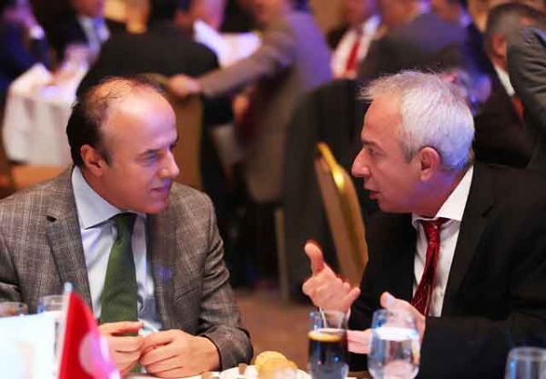 Sigortacılar TSRSB'nin yemeğinde buluştu